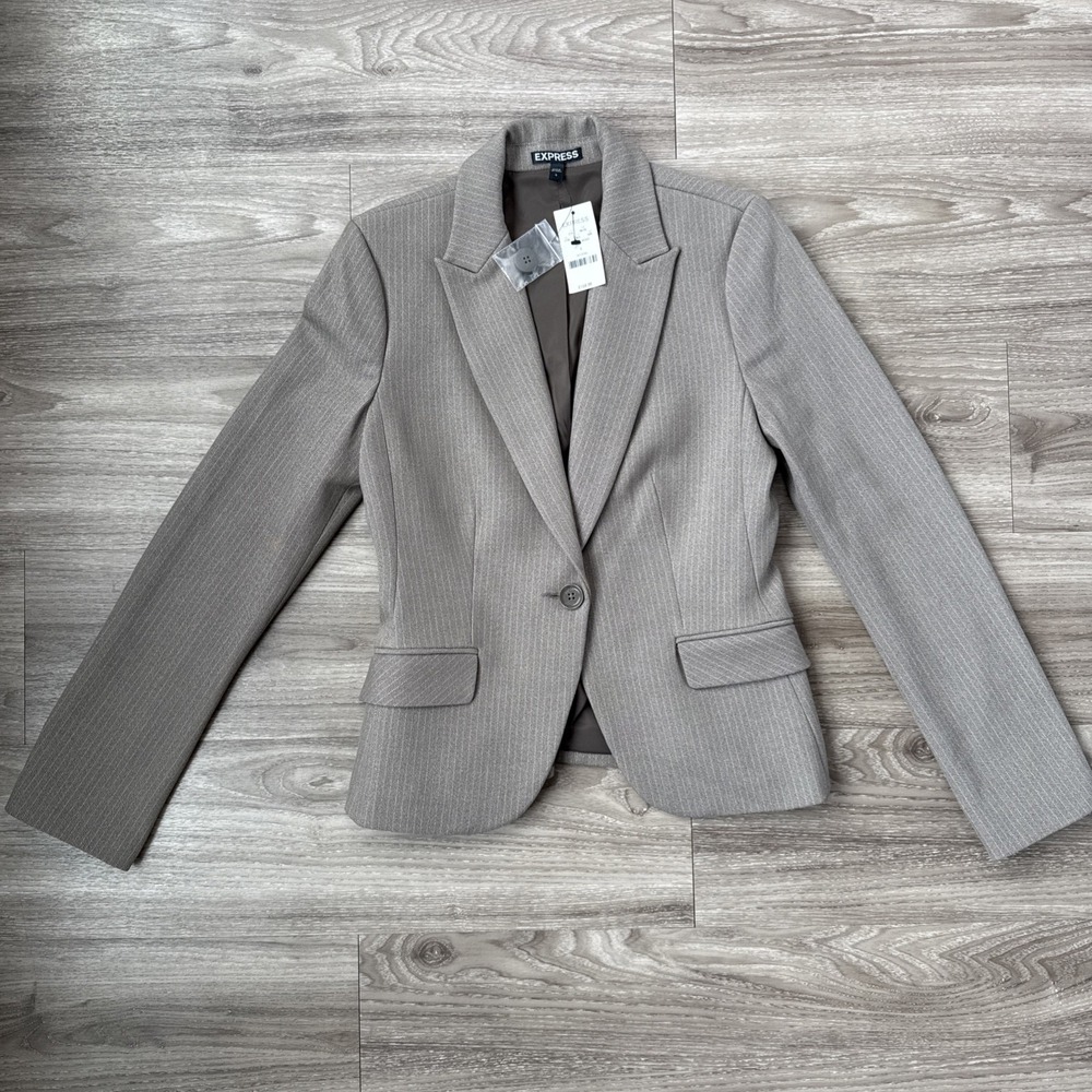 NWT Express Editor Blazer Taupe Pinstripe One Button Size 4‎